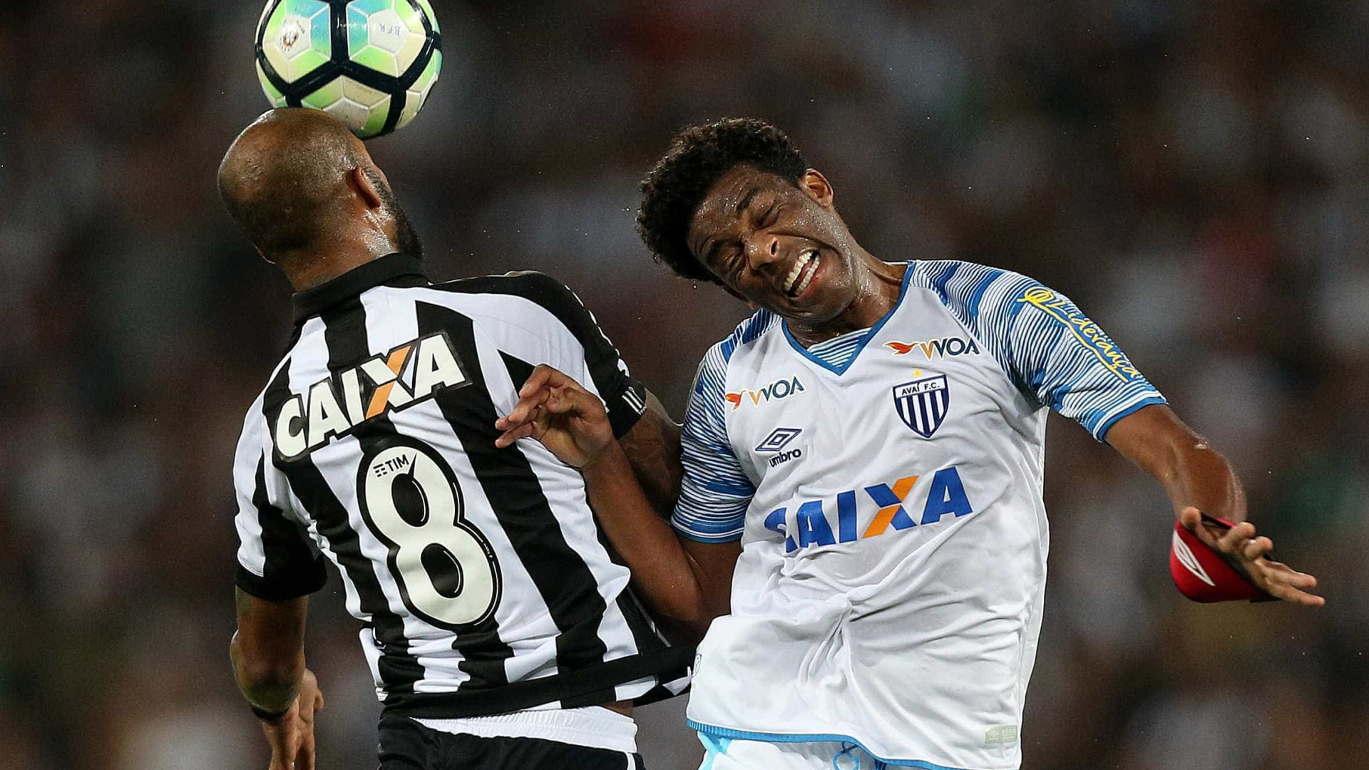 Joel marca duas vezes contra ex-time, 
e Avaí surpreende o Botafogo