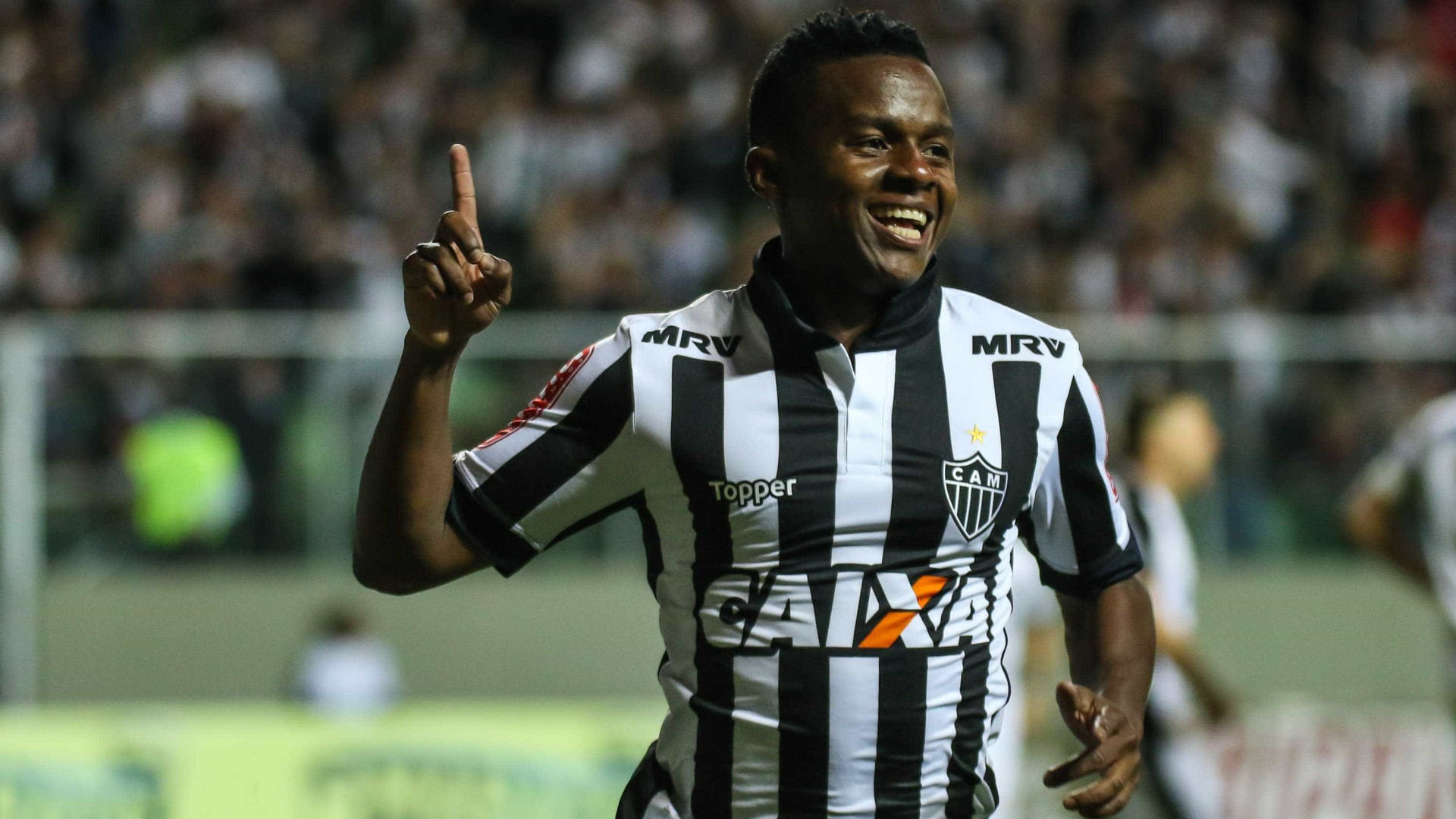 Atlético-MG segura Botafogo após expulsão 
e vence em casa