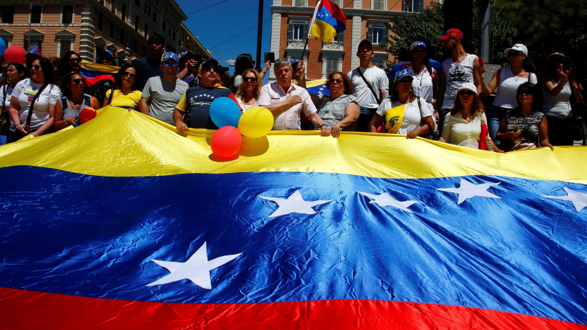 Venezuela: adversários de Maduro
 prometem intensificar protestos