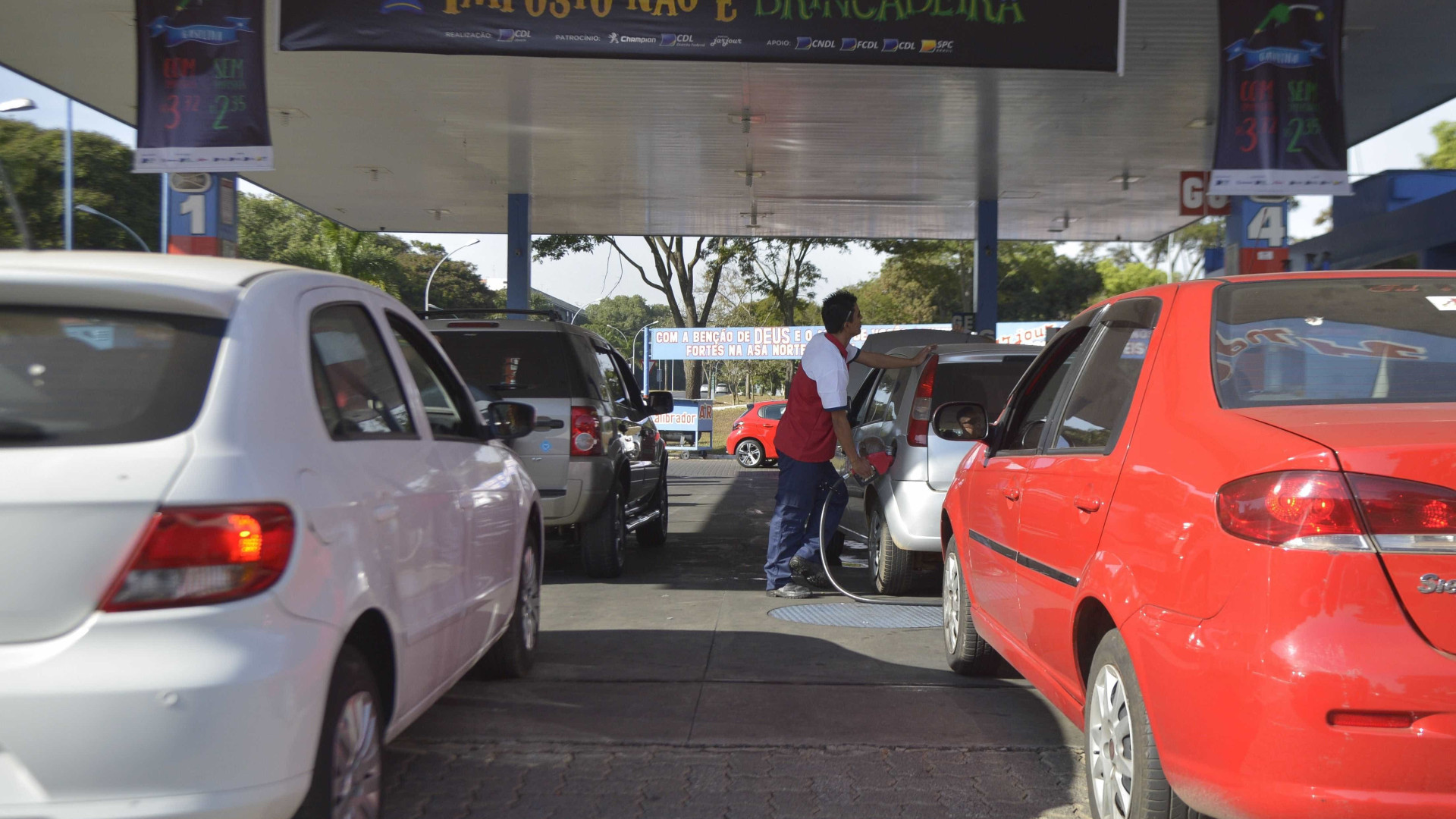TRF derruba liminar que suspendeu aumento
de tributo nos combustíveis