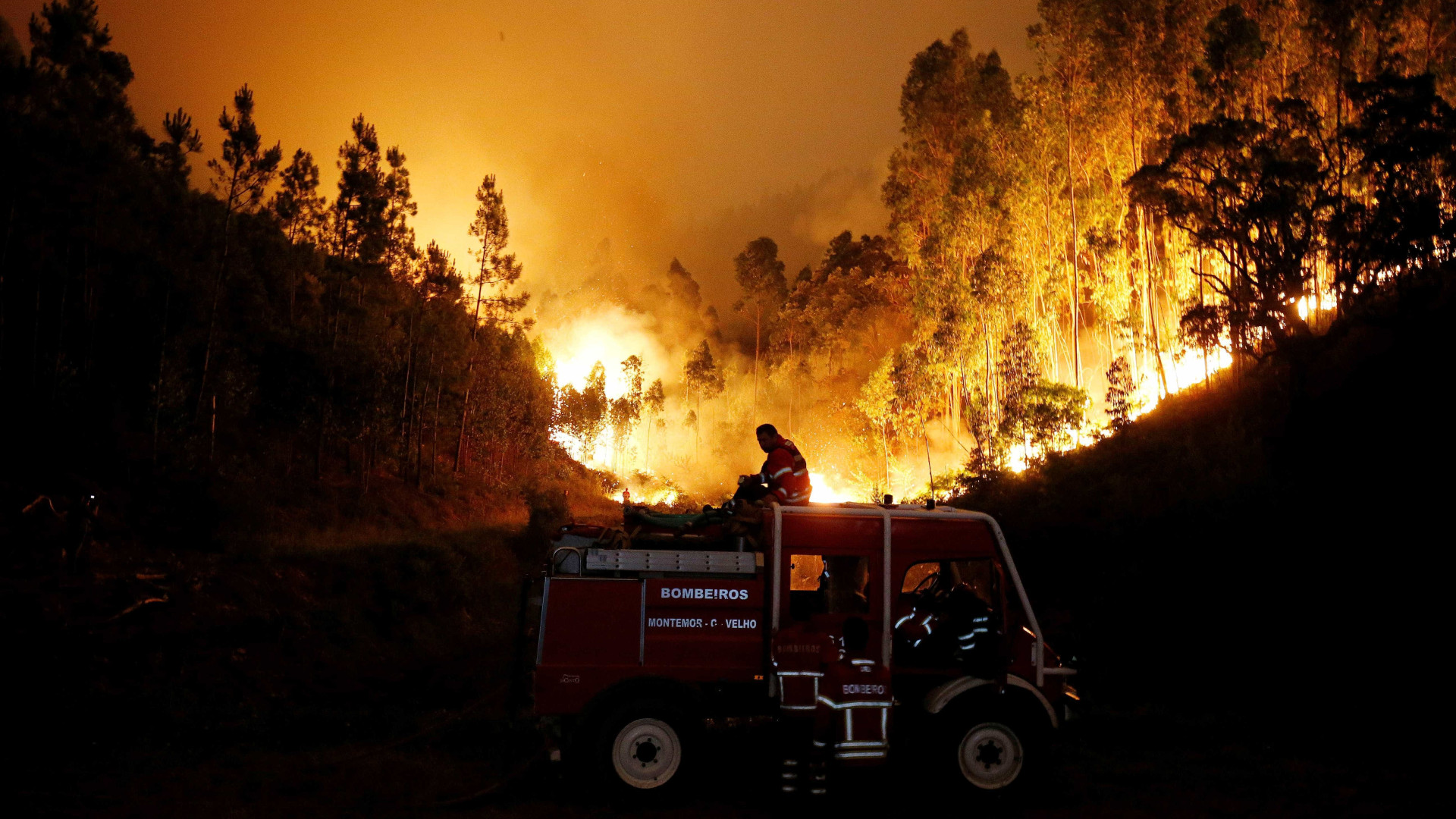 Novos incêndios florestais deixam ao menos 76 feridos em Portugal