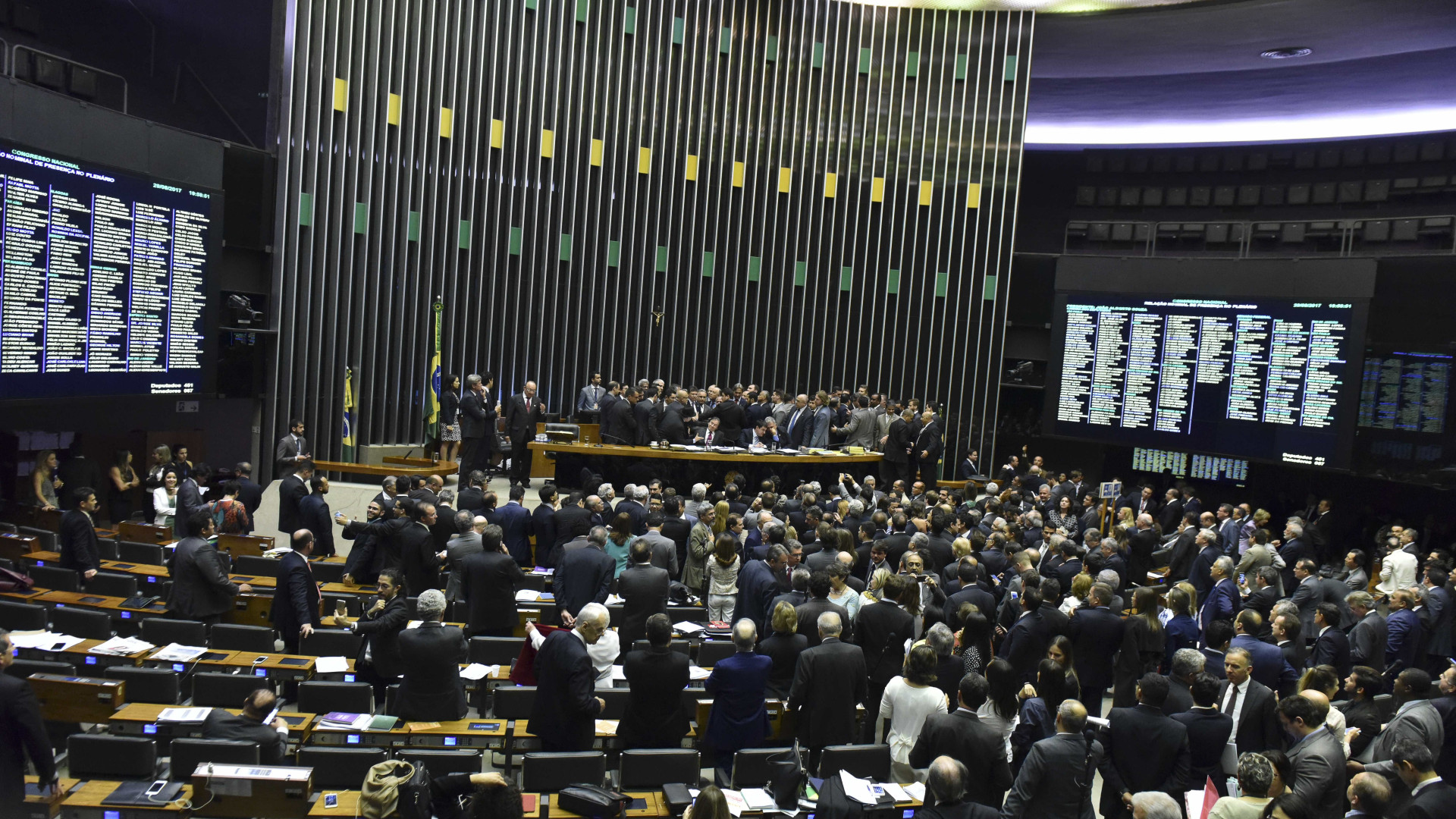 Câmara quer votar cláusula de barreira e fim de coligações nesta quarta