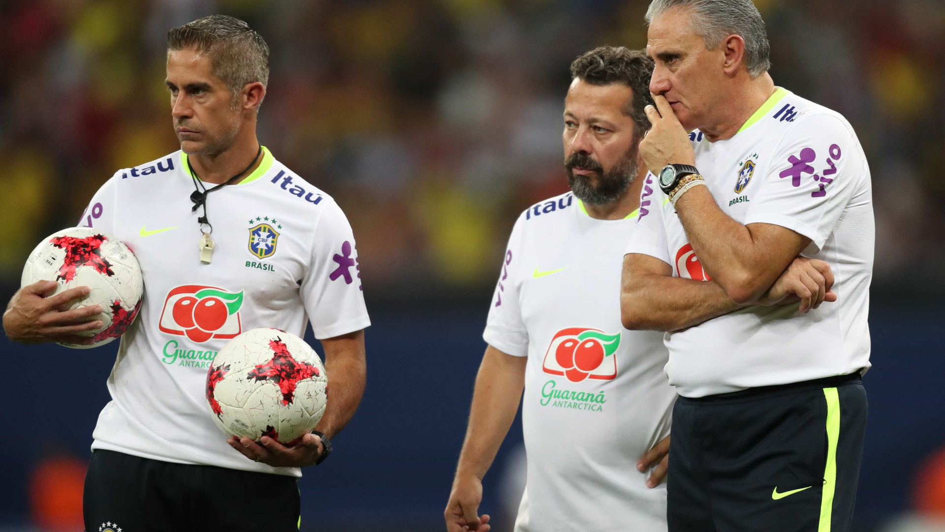 Seleção brasileira: Tite testa Firmino e Fernandinho entre os titulares