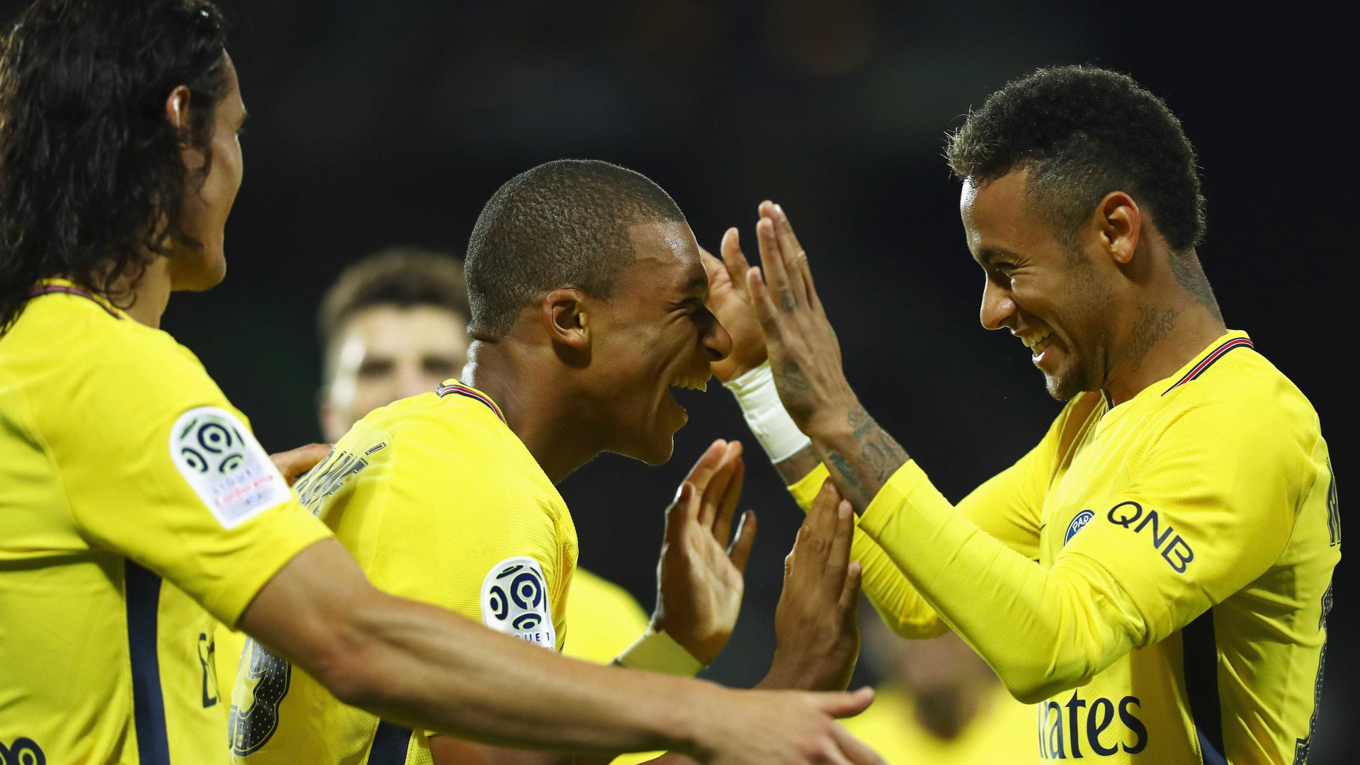 Mbappé rasga elogios a Neymar após estreia: ‘Fácil jogar com ele’