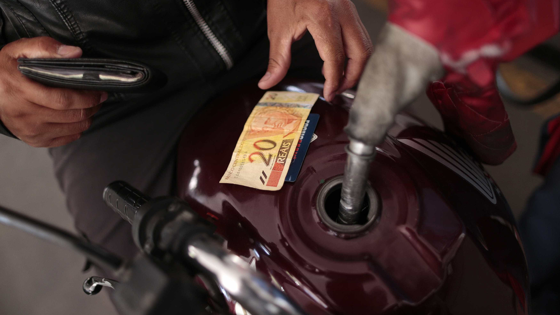 Pesquisa de preço de combustíveis já sofre com cortes de gastos