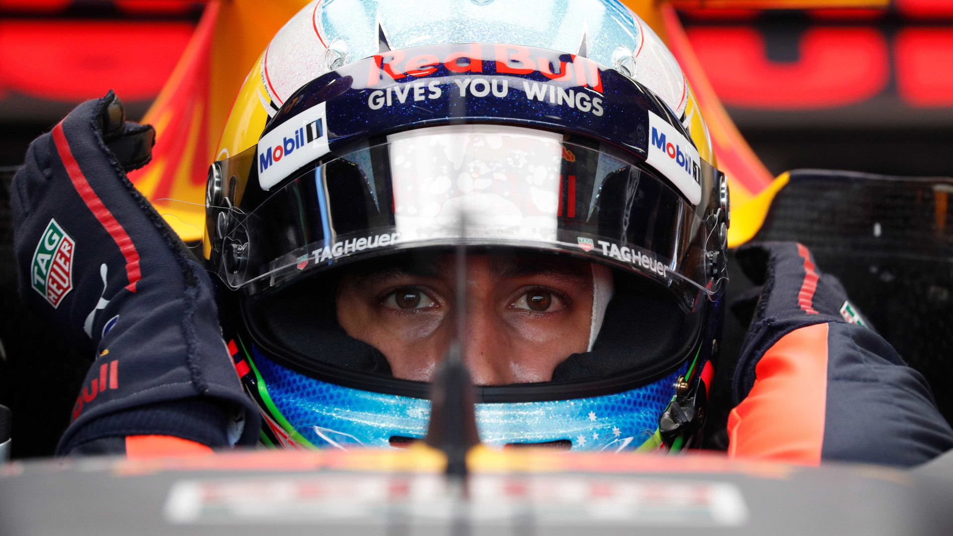 Ricciardo começa treinos livres na frente em Cingapura; Massa é 14º
