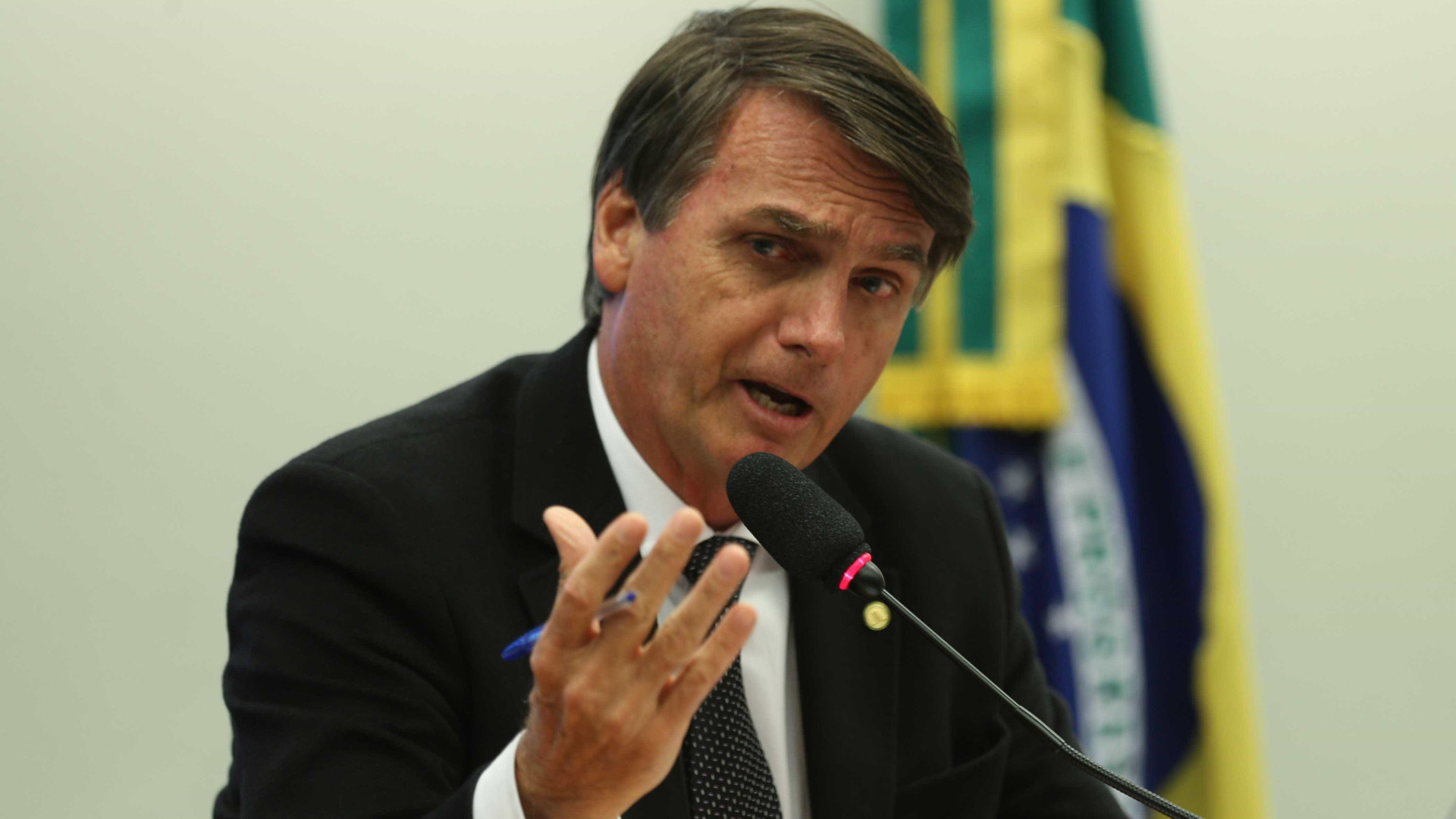 Bolsonaro vai aos EUA 'vender' candidatura