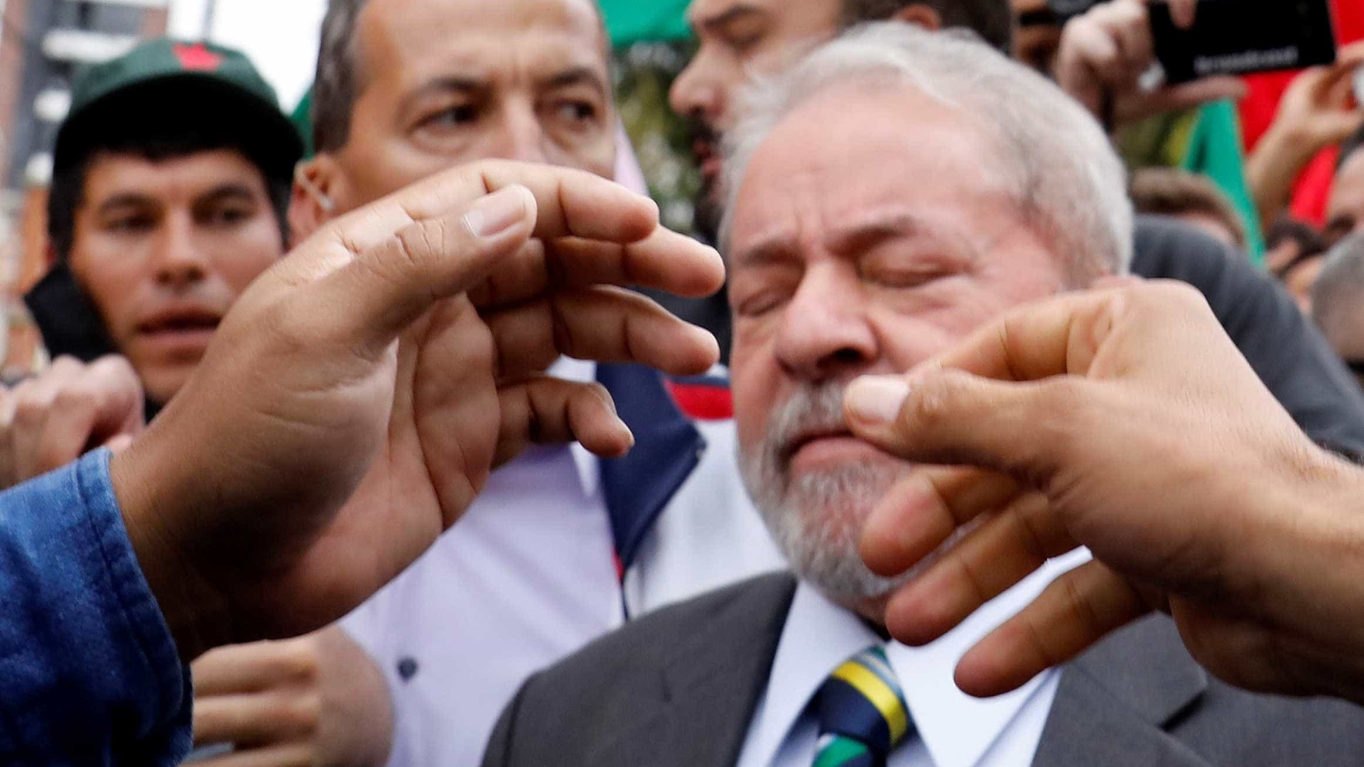 Lula é intimado sobre denúncia que envolve sítio de Atibaia
