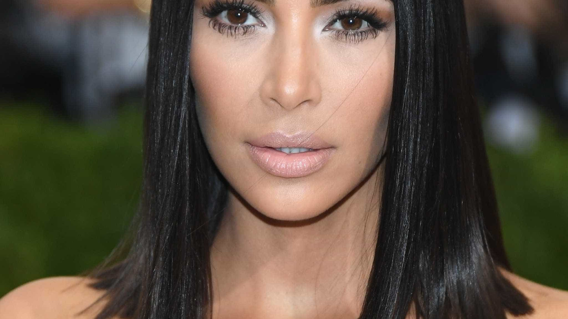 Confira 5 truques de Kim Kardashian para ter o cabelo muito brilhante