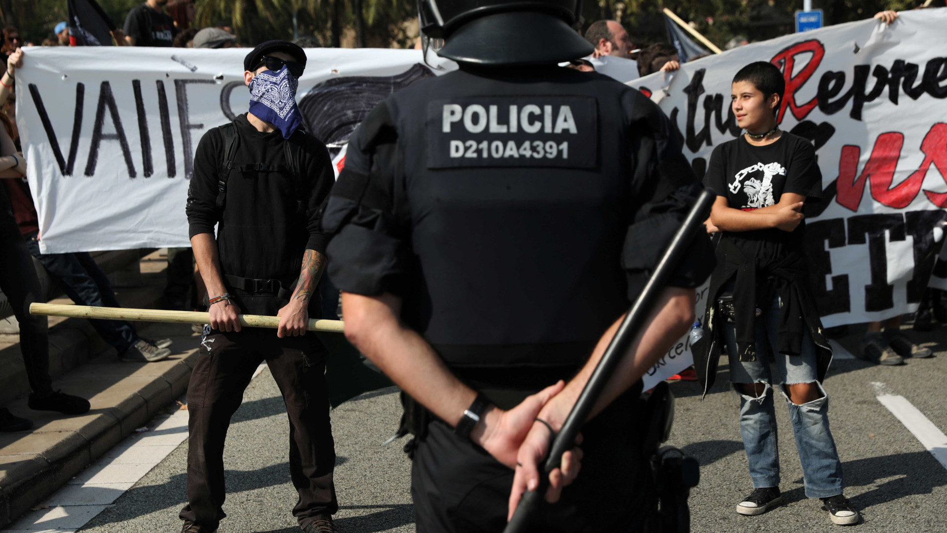 ONG de direitos humanos critica ação das forças espanholas na Catalunha