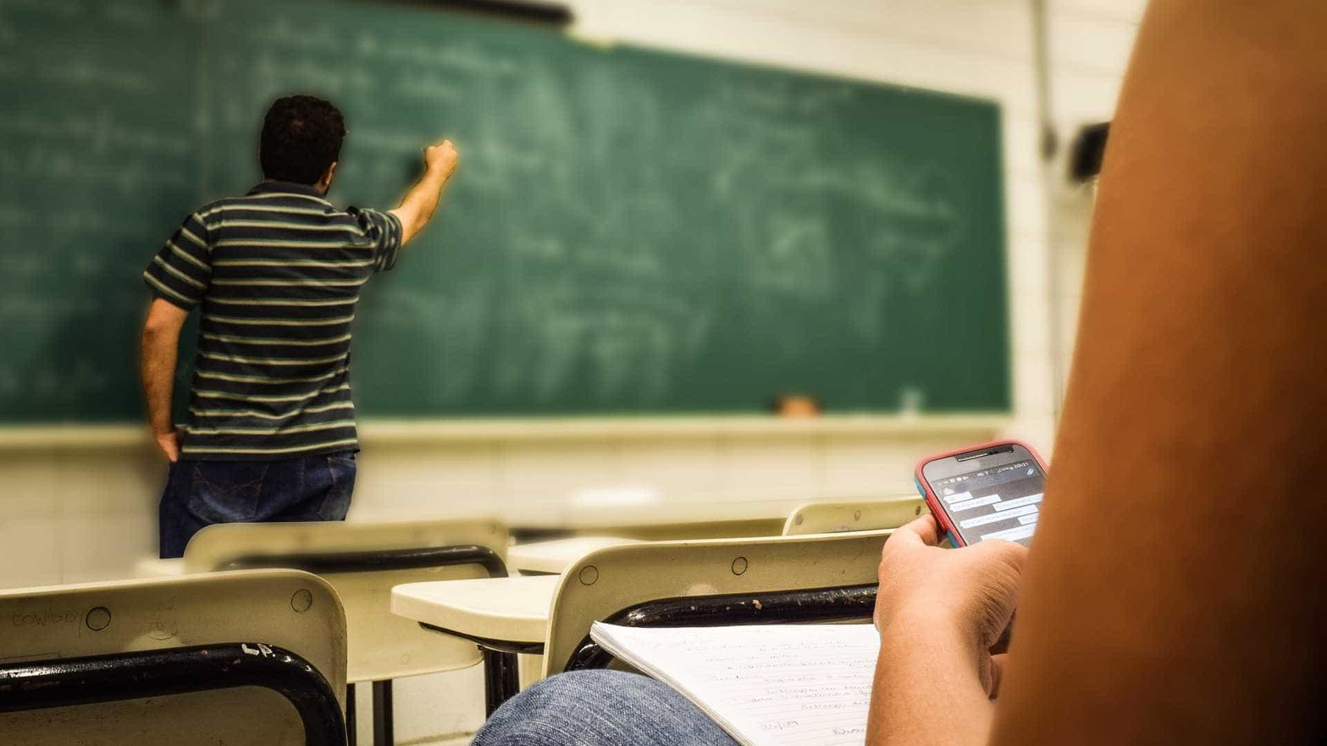 Câmara de SP aprova reajuste de 3,71% para profissionais de educação