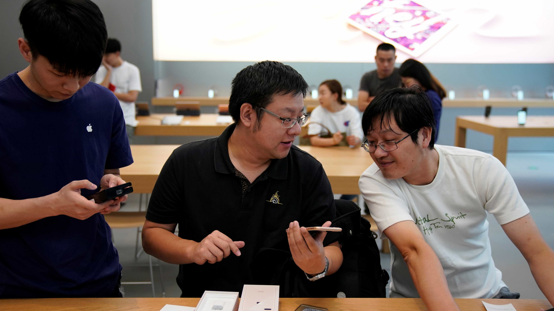 China oferece descontos após baixa procura pelo iPhone 8
