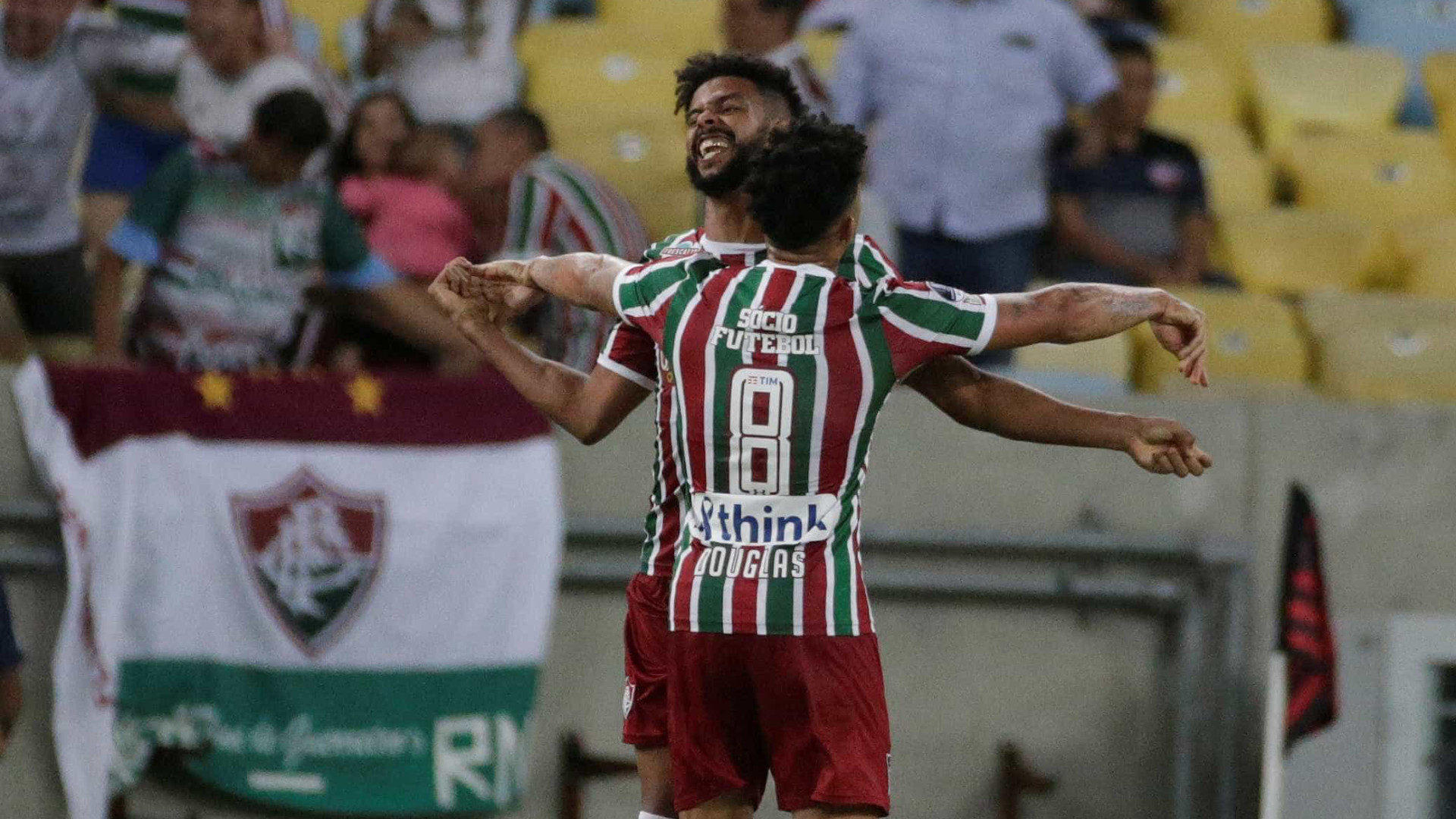 Flu vira e bate Botafogo com gol de revelação de torneio de favelas