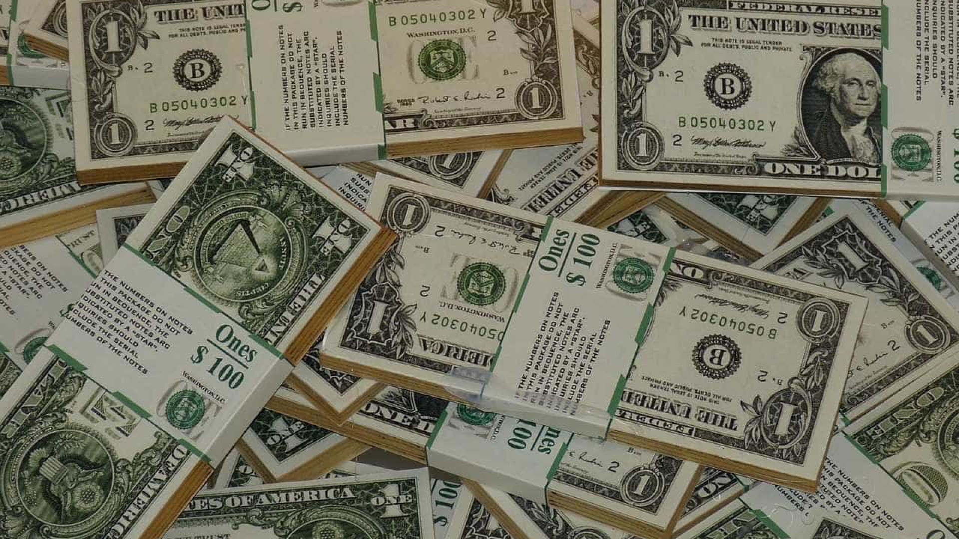 Especialista afirma que a 'era do dólar' está chegando ao fim