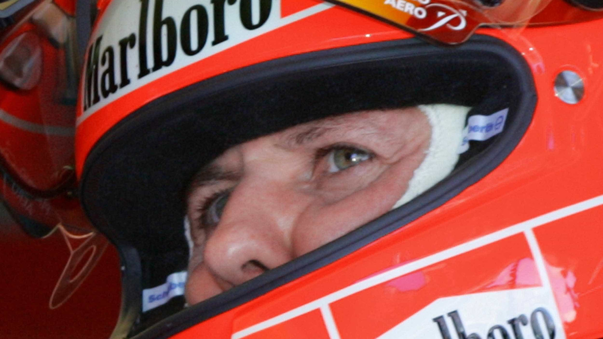 Schumacher apresenta 'sinais de melhora', diz amigo