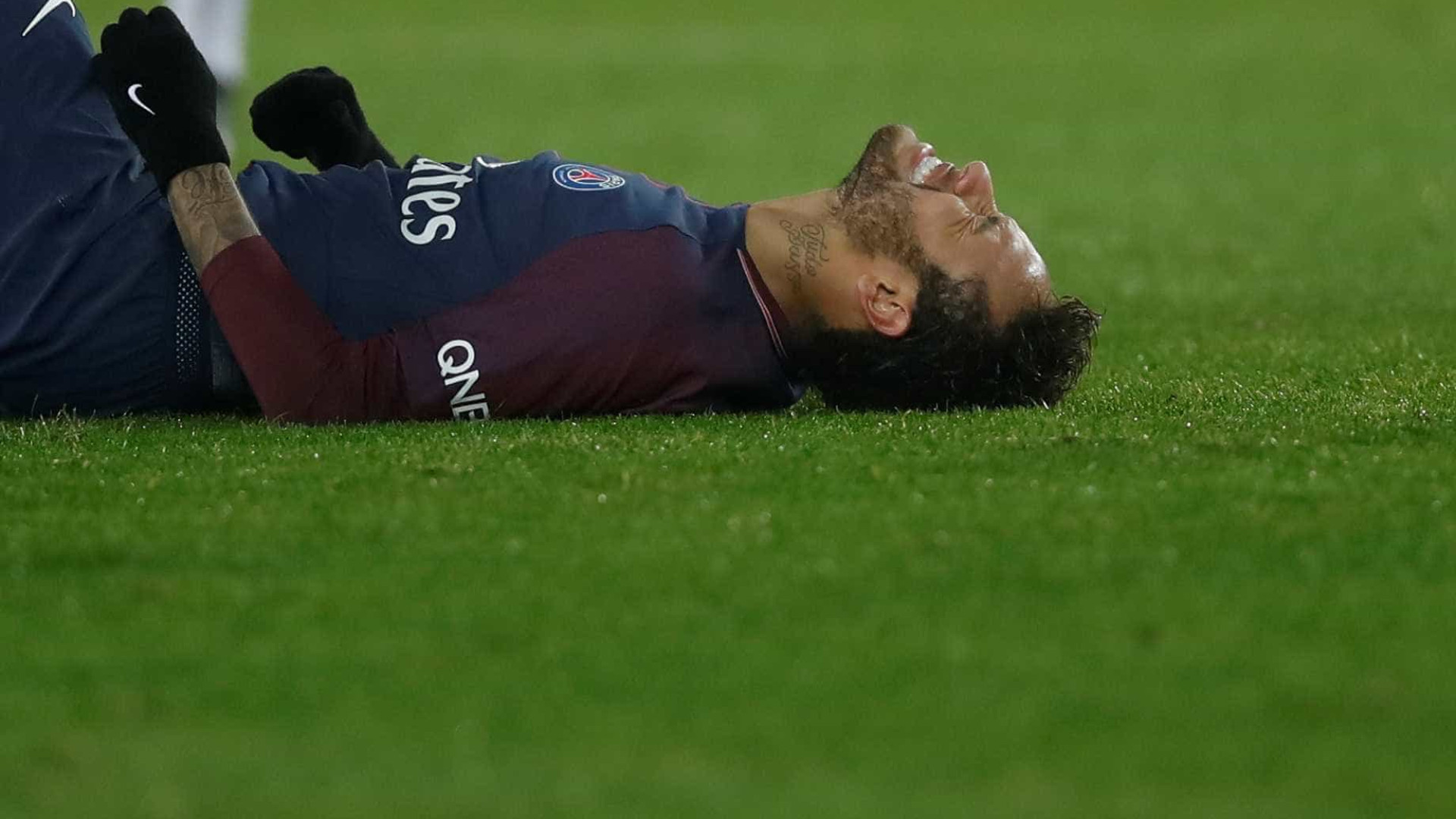 Com dores na coxa, Neymar desfalca PSG contra o Lyon neste domingo