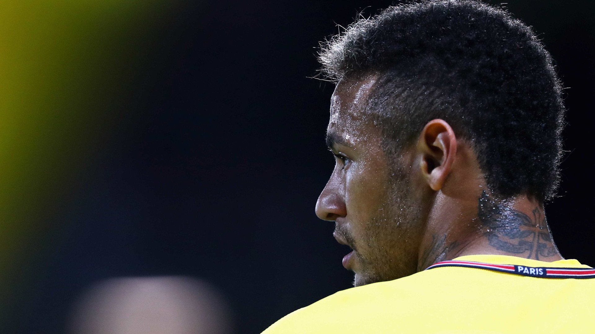 No PSG, Neymar apresenta sucesso em campo... e no marketing