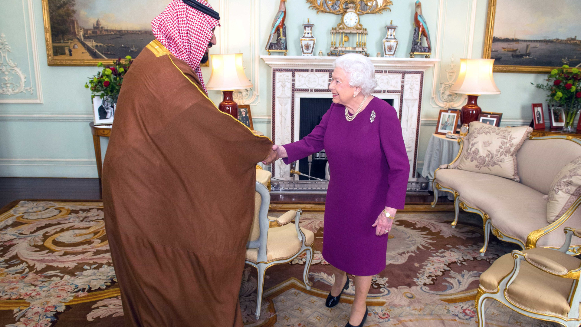 Em Londres, príncipe saudita busca por acordos comerciais
