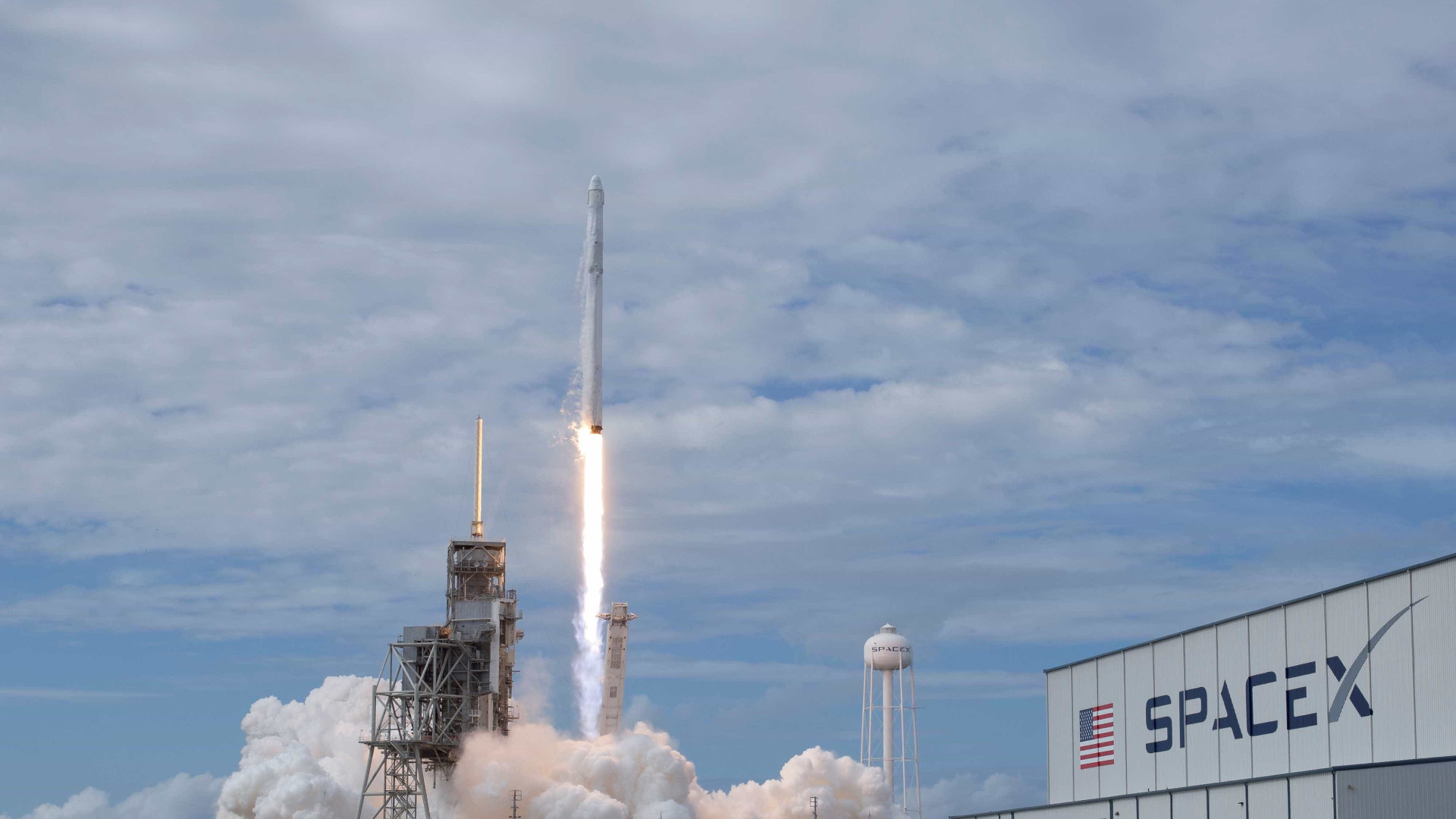 Assista ao lançamento do foguete Falcon 9 pela SpaceX