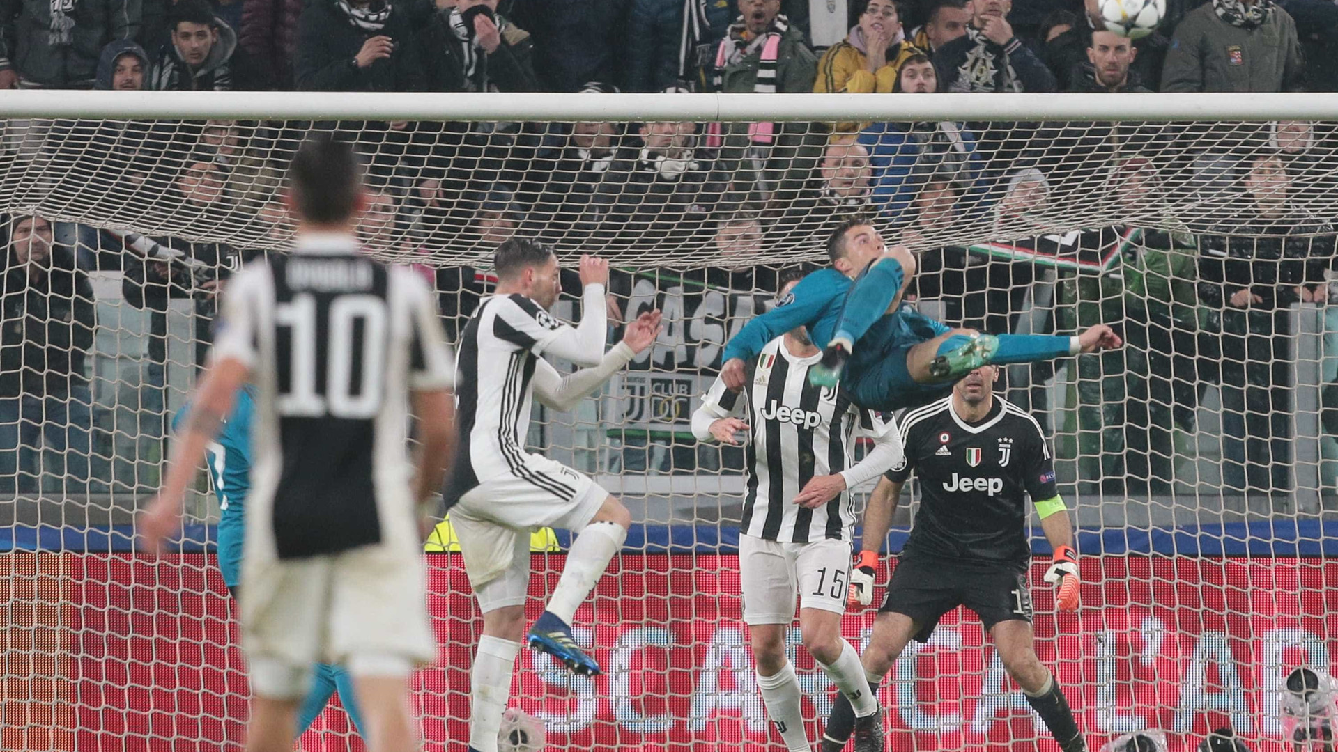 Real Madrid vence a Juventus na Itália com golaço de Cristiano Ronaldo