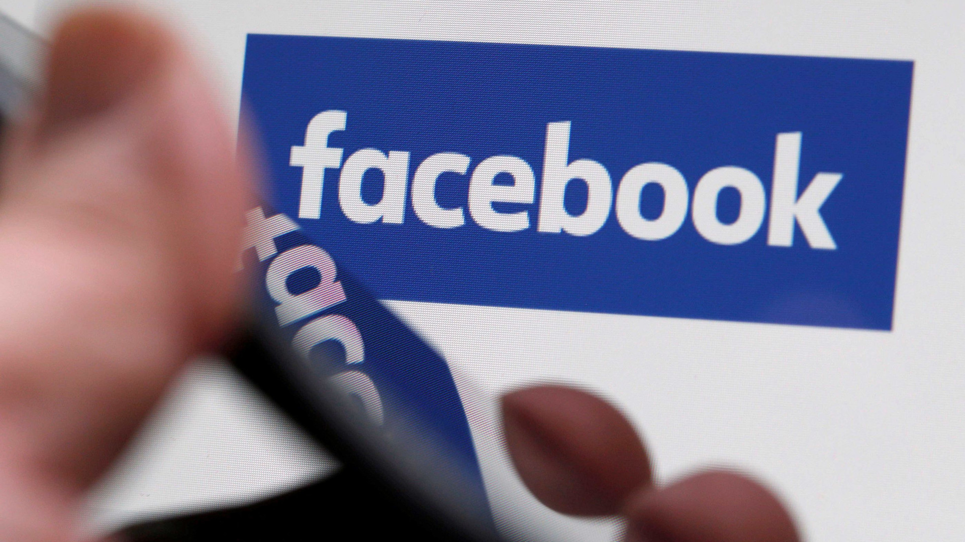 Facebook desiste de 'revolucionar' o feed de publicações