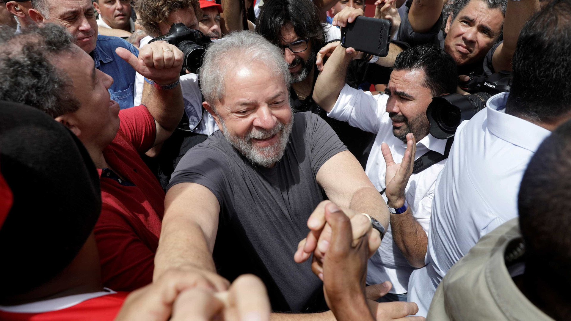 Lula diz confiar em instâncias superiores: 'Deixem o povo me julgar'