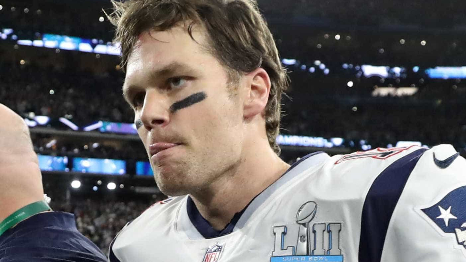 Tom Brady ainda não confirmou aos Patriots se jogará em 2018, diz site