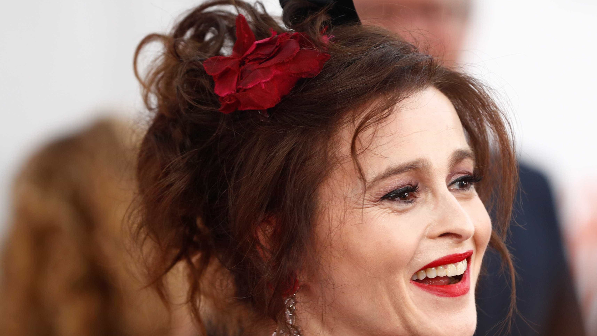 Helena Bonham Carter é confirmada no elenco de 'The Crown'
