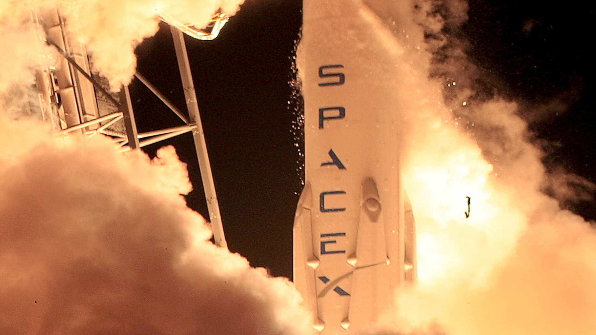 SpaceX lança seu novo foguete Falcon 9 Block 5