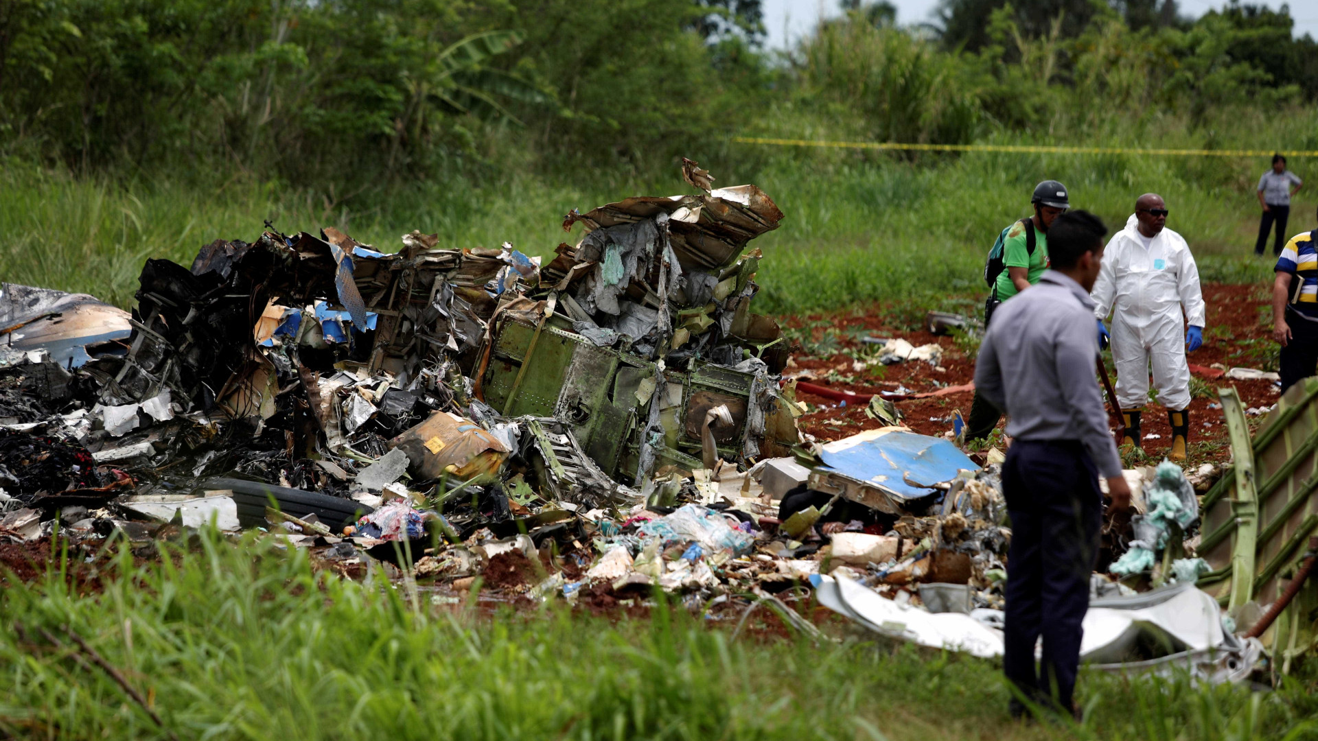 Avião cai em Cuba com 113 passageiros a bordo