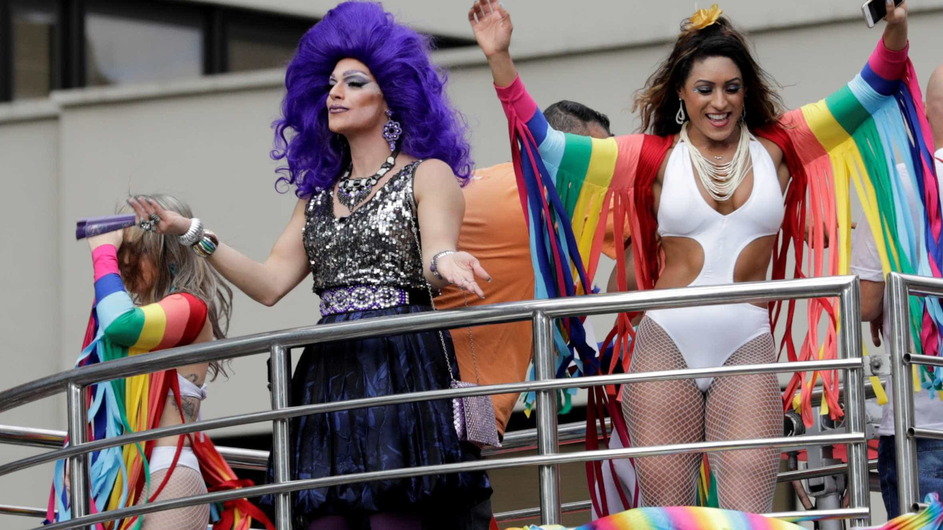 Parada LGBTQ em São Paulo é hoje: como chegar, atrações e horários