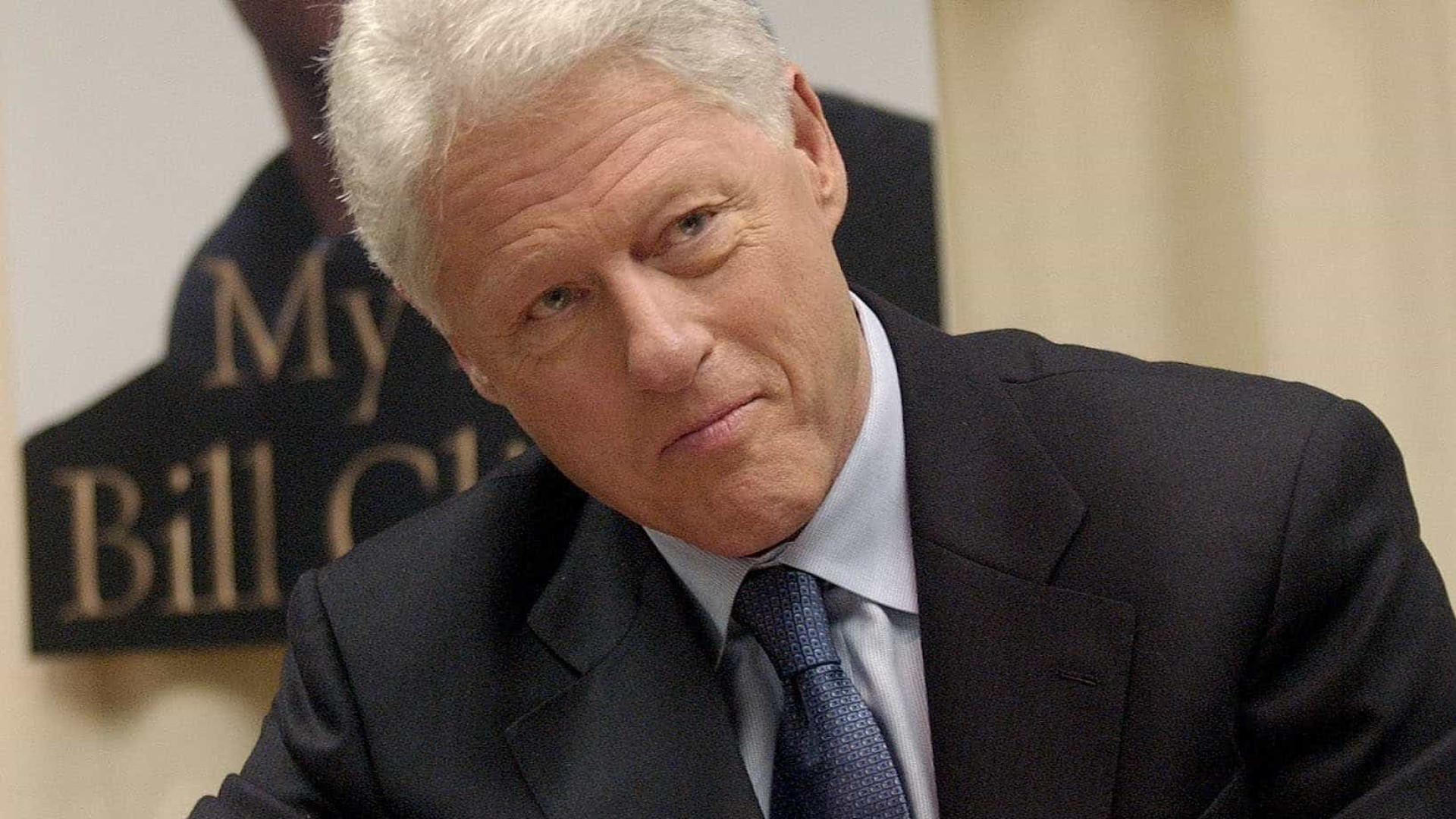 Bill Clinton se lança na ficção com thriller político