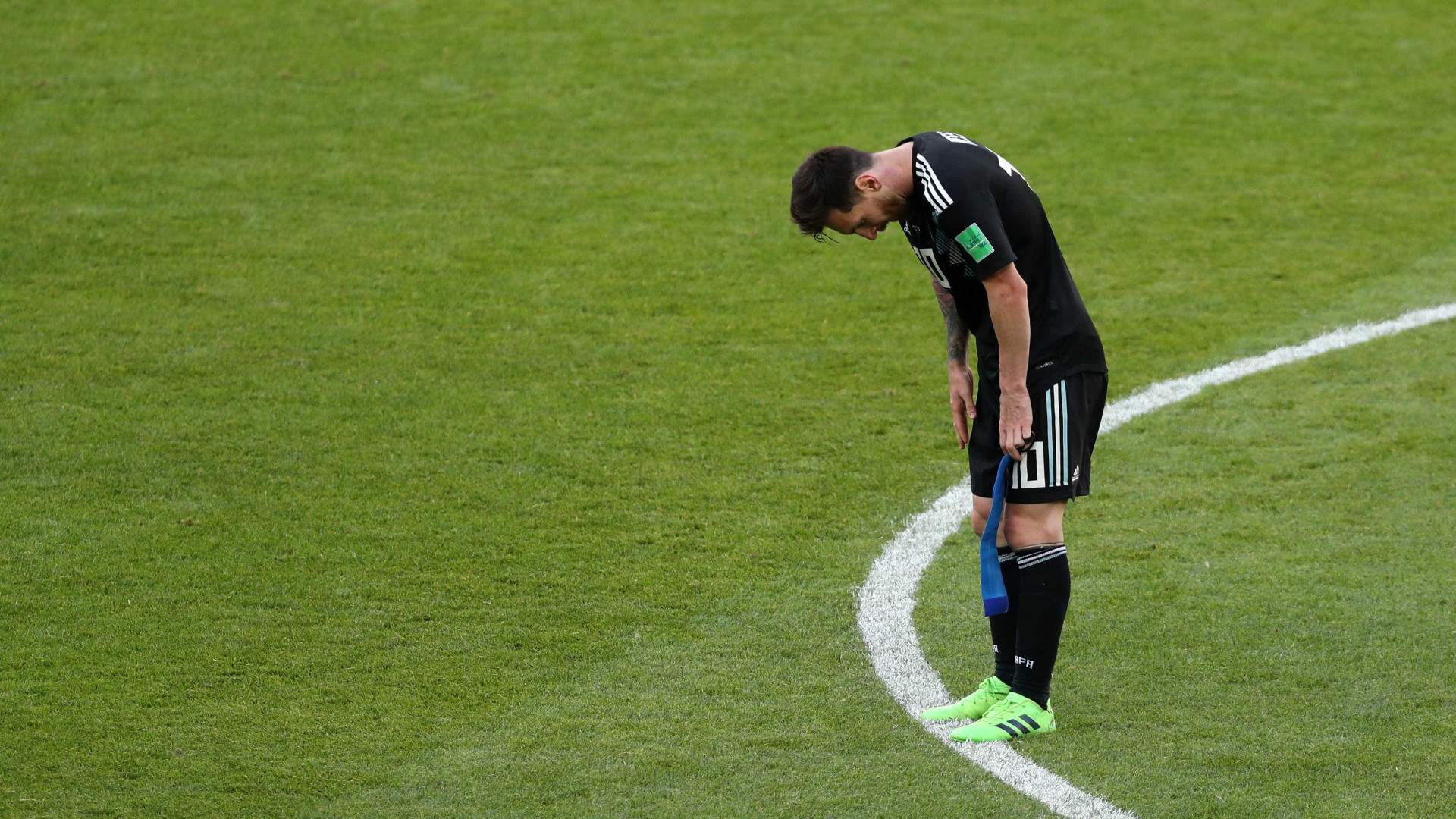 'Me sinto culpado', diz Messi após perder pênalti em empate na Copa