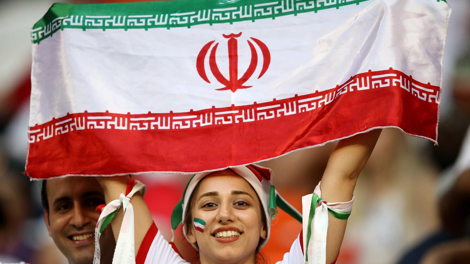 Iranianas poderão ver jogos de futebol em estádios