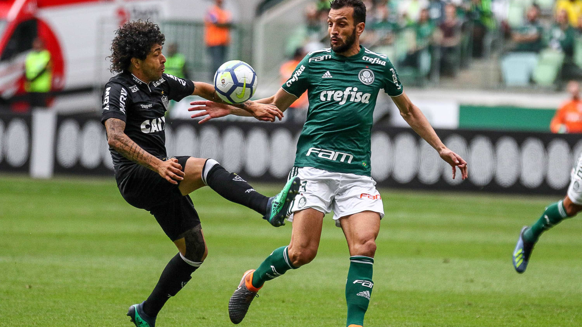 Bruno Henrique marca duas vezes e Palmeiras vence o Atlético-MG