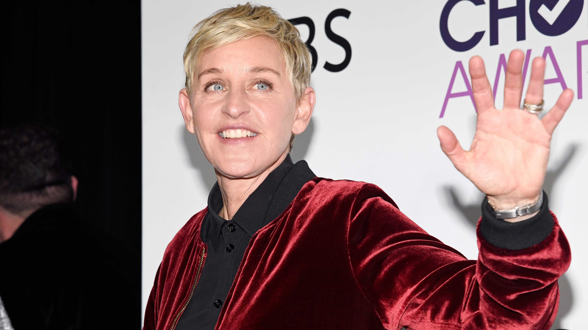 DeGeneres dá desconto milionário e vende mansão a diretor da Netflix