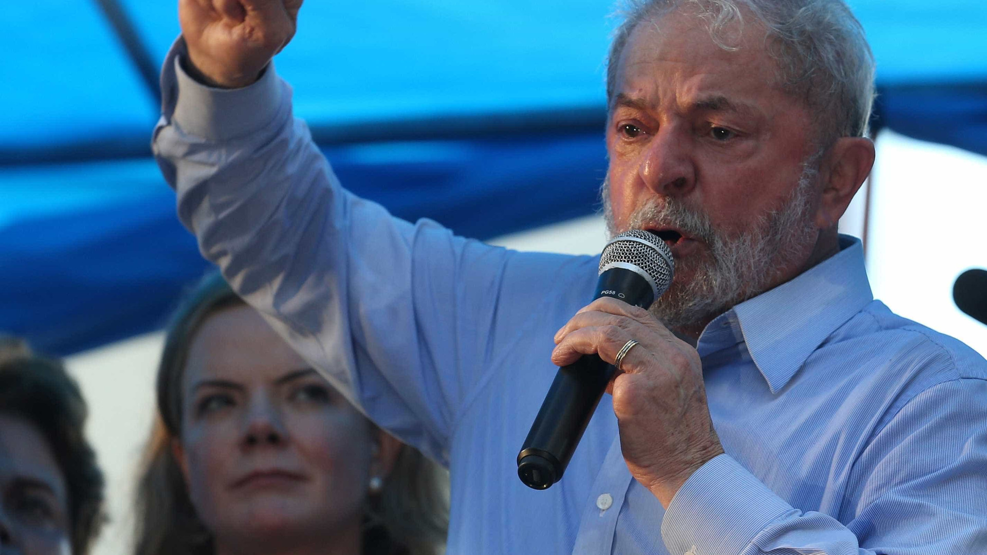 Lula veta indicação de Manuela D'Ávila como vice neste sábado