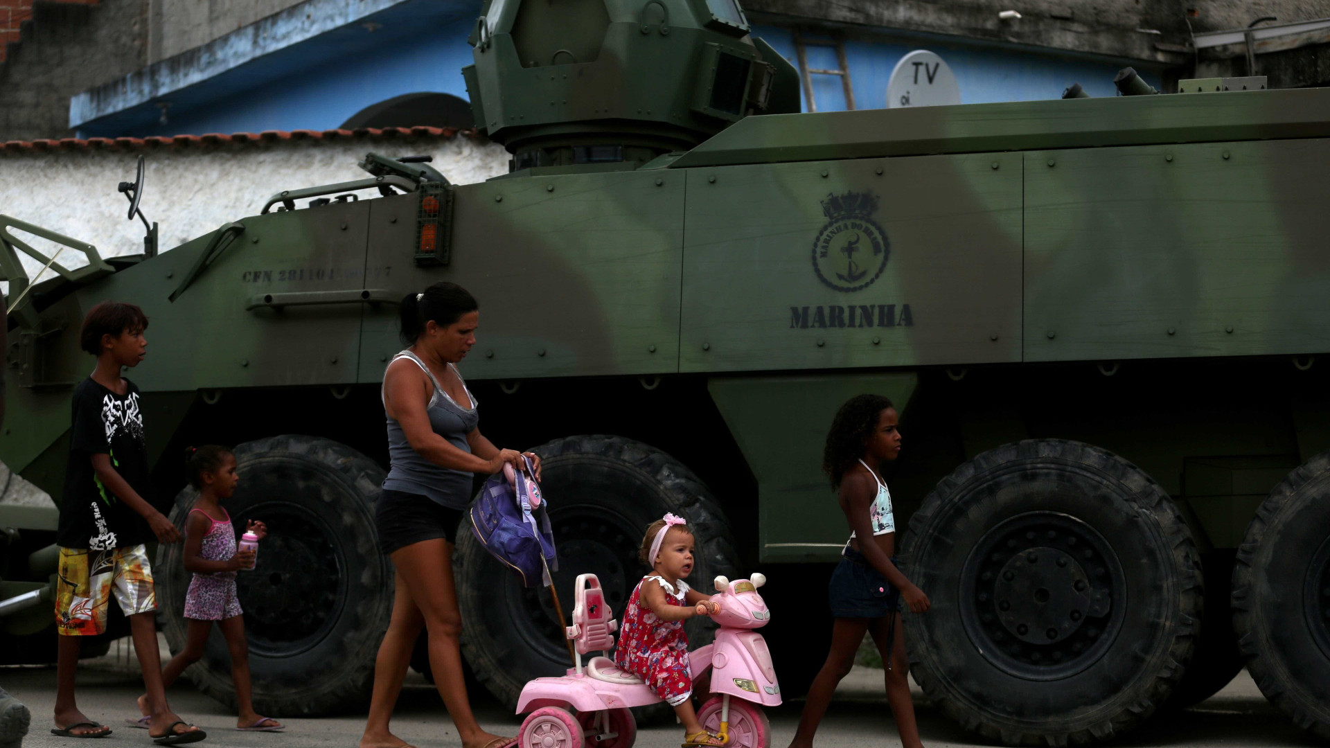 Moradores de favela 'modelo' para intervenção no Rio voltam a ter medo
