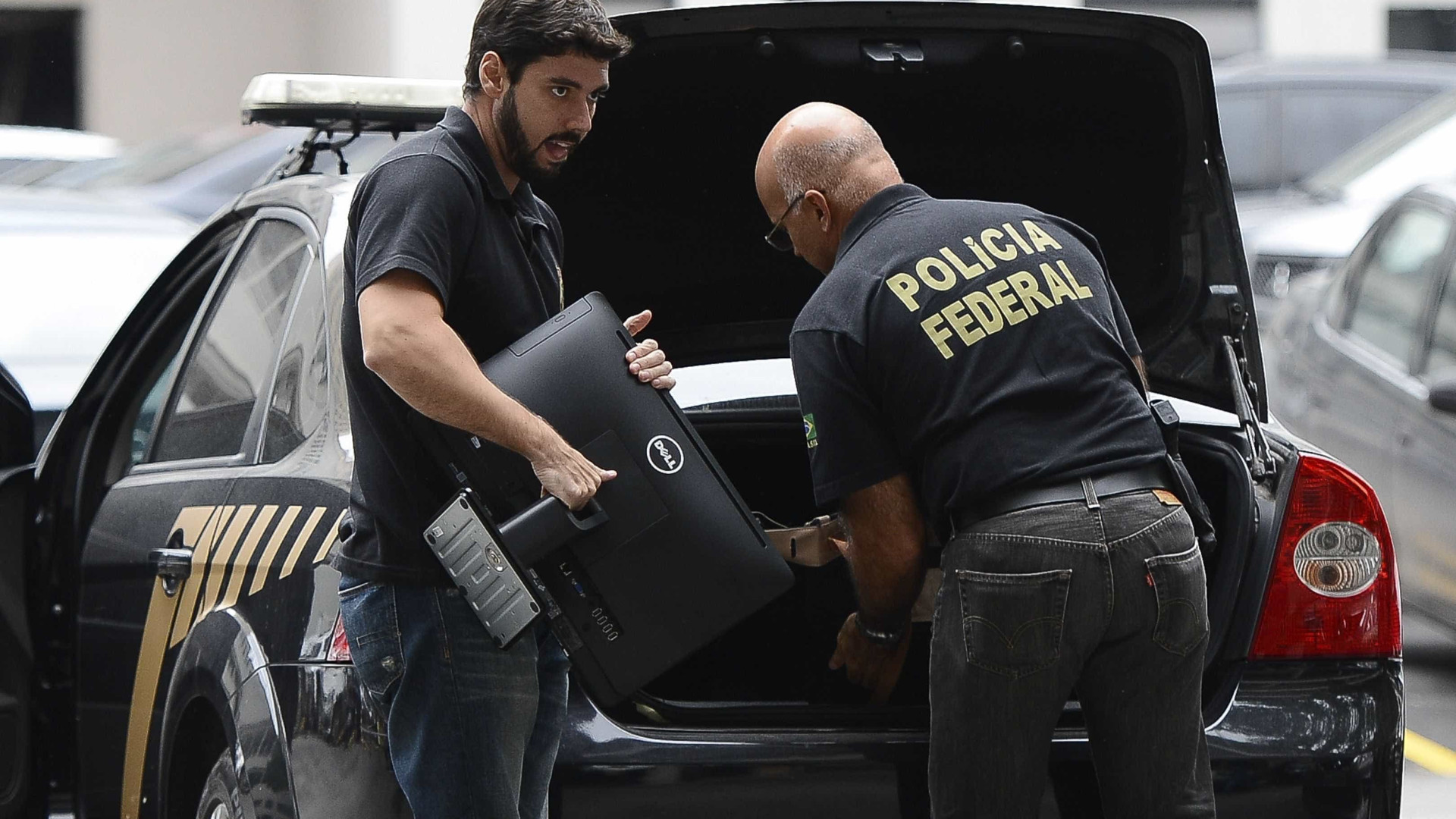 PF cumpre mandados contra quadrilha que roubava bancos no Rio