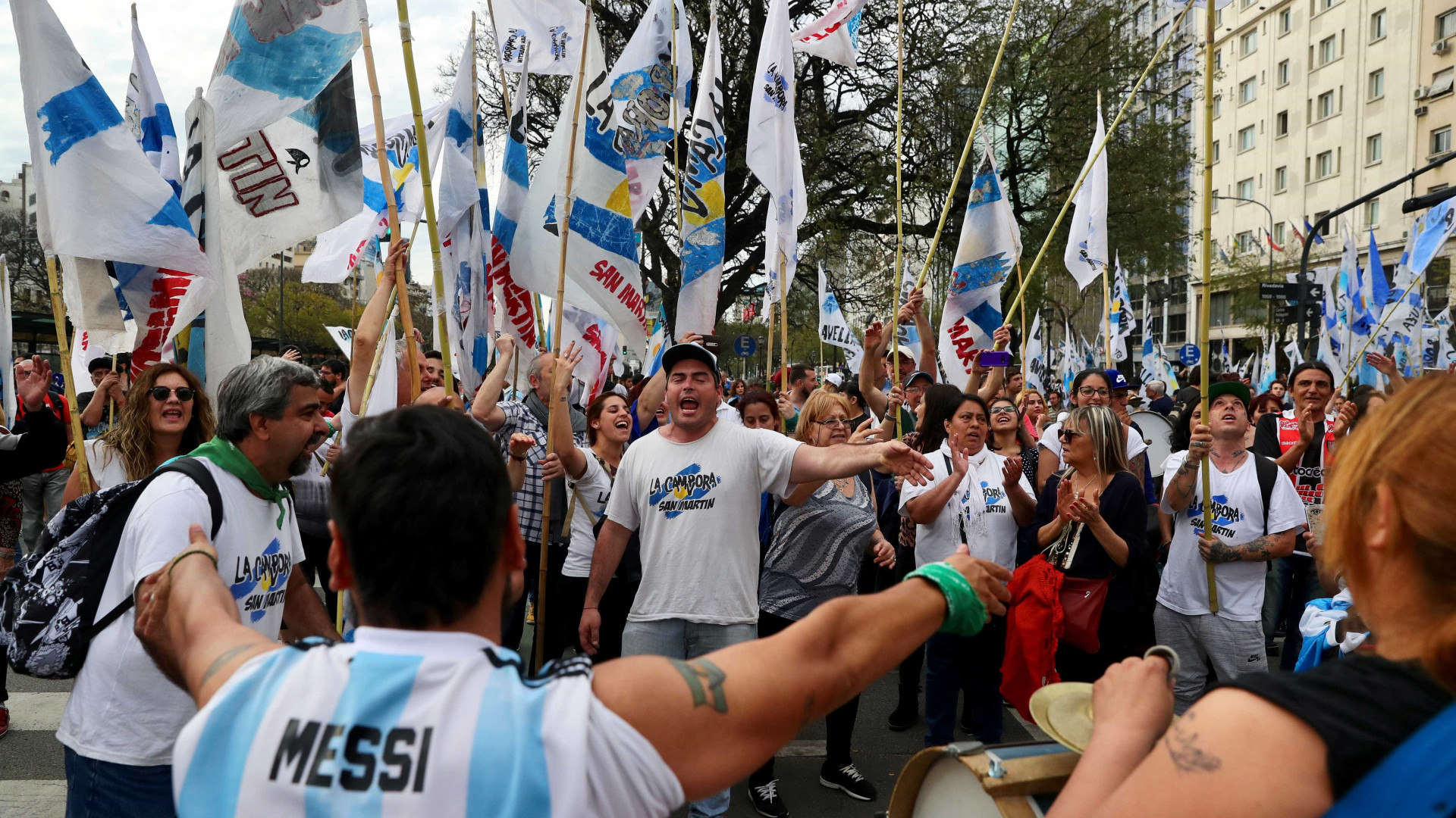 Argentinos fazem corrida a postos, bancos e mercados antes de greve