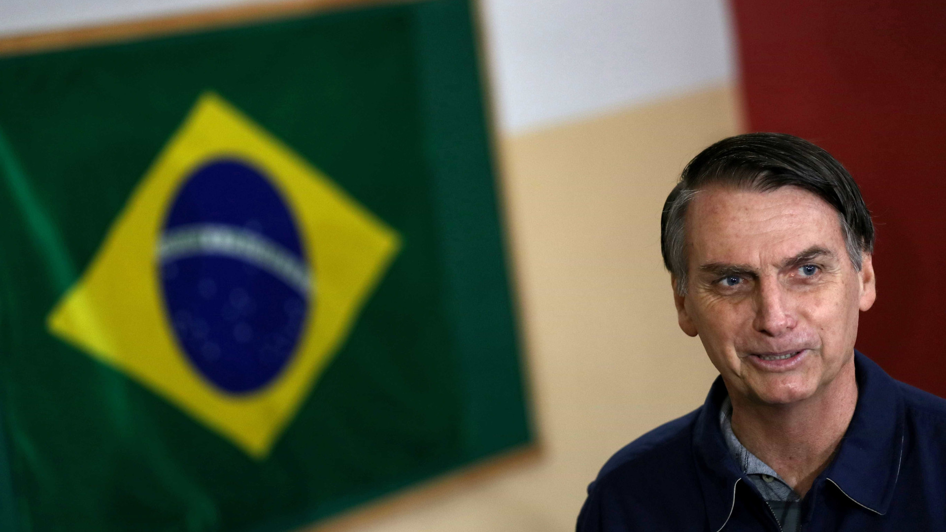 Gays não têm superpoderes, diz Bolsonaro após passar para o 2º turno