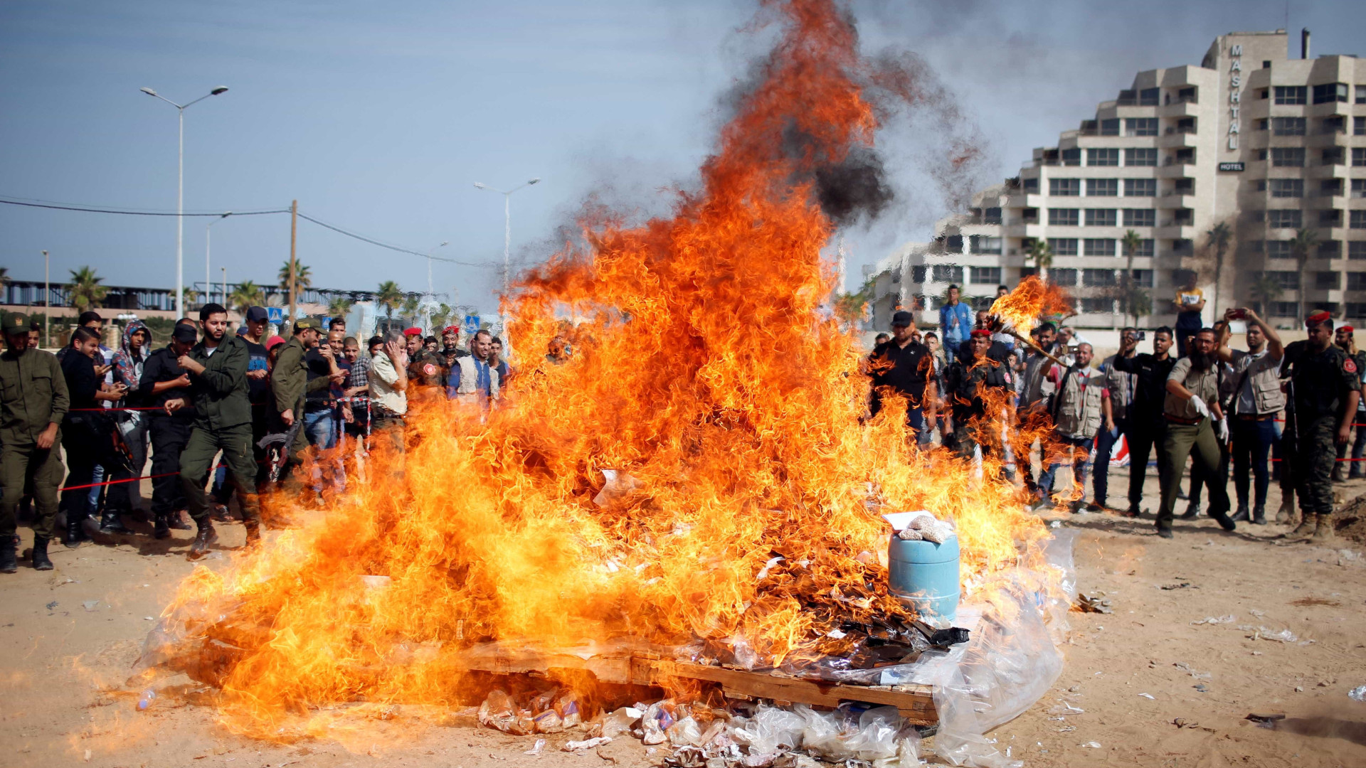 Confronto na faixa de Gaza mata um militar israelense e dez palestinos