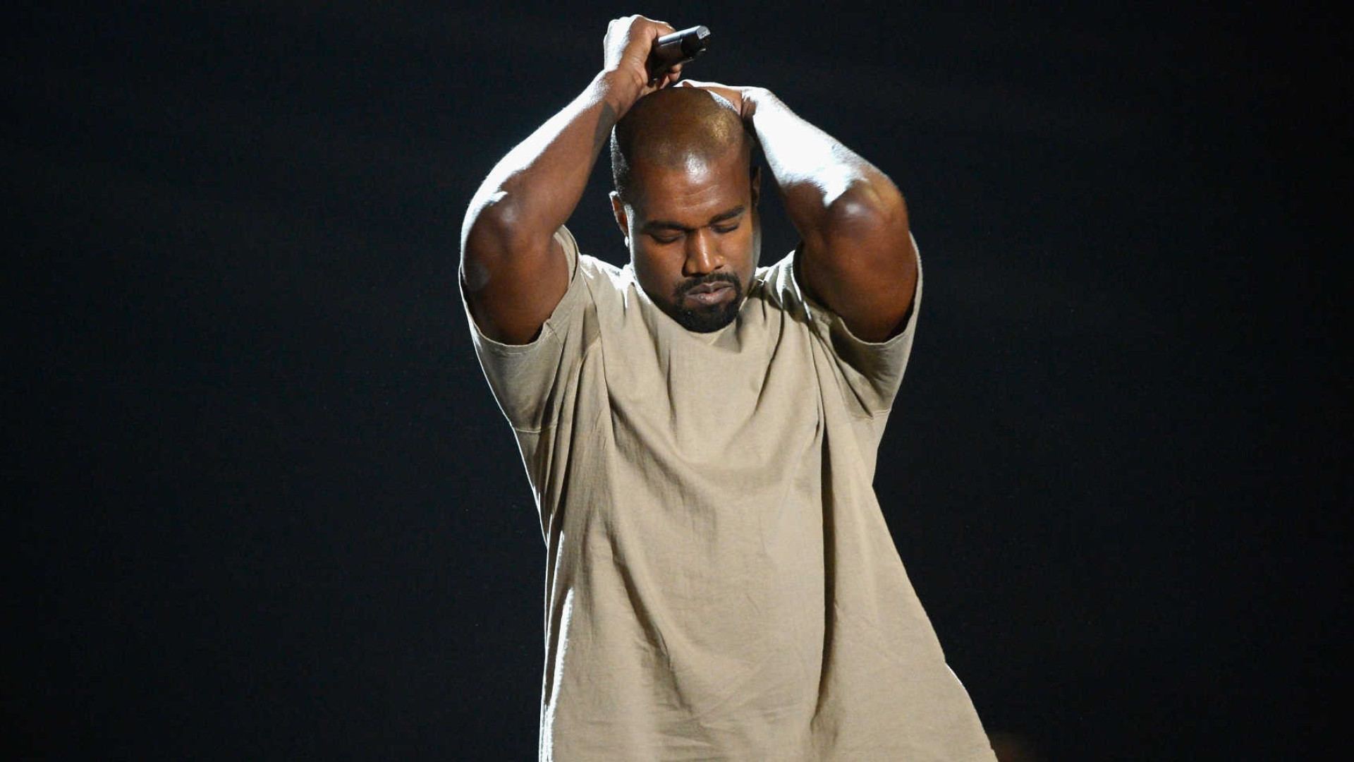 Kanye West doa US$ 150 mil para família de segurança morto pela polícia