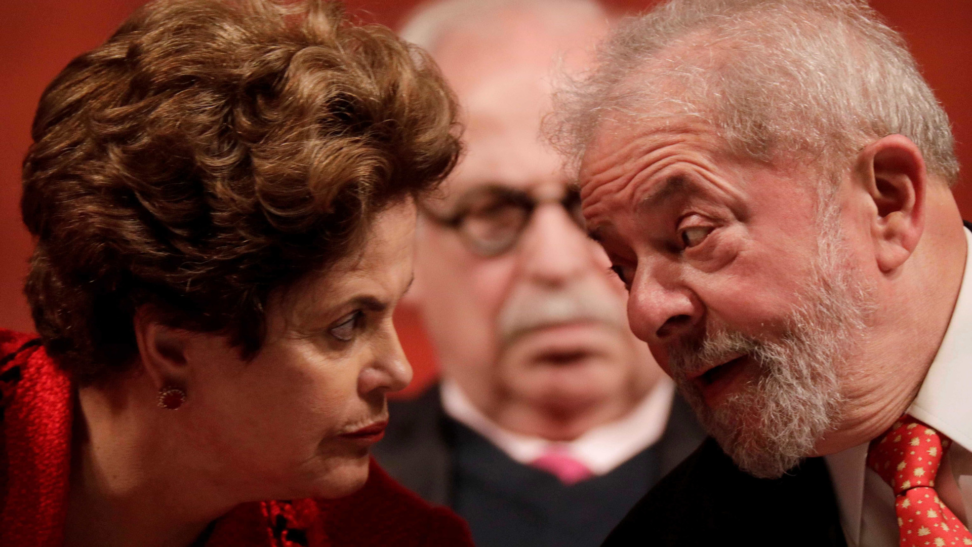 Justiça abre ação contra Lula e Dilma por 'quadrilhão'
