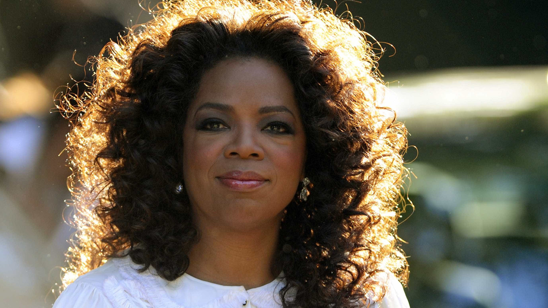 Oprah deleta vídeo com João de Deus: 'Espero que justiça seja feita'