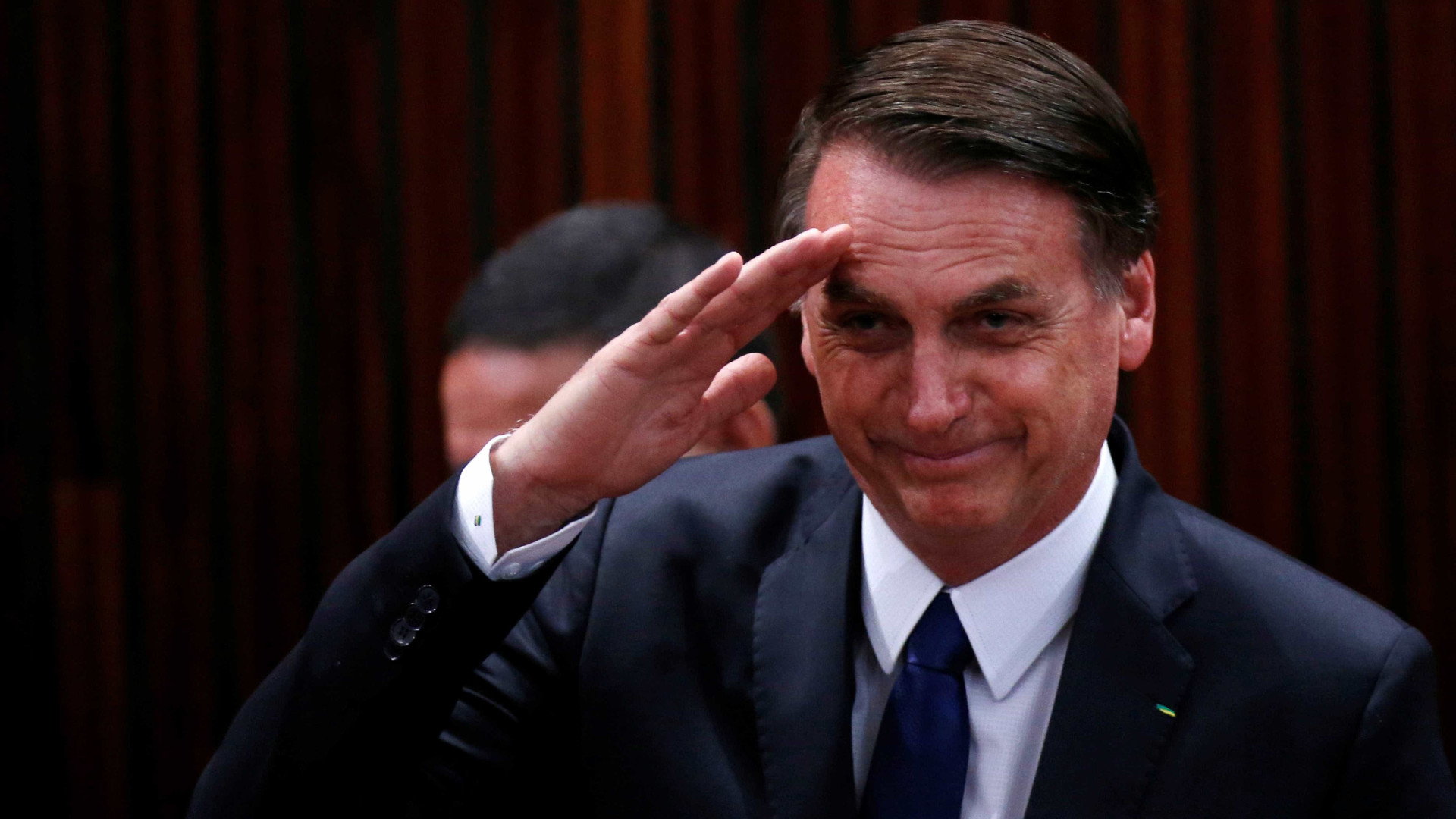Bolsonaro chama Battisti de terrorista e companheiro do PT
