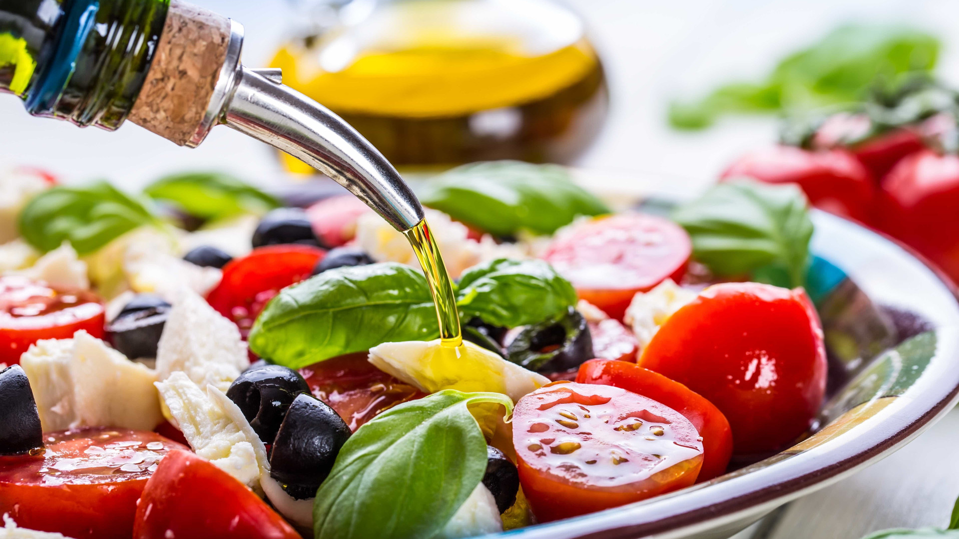 Aprenda 5 receitas fáceis e rápidas de saladas com frutas