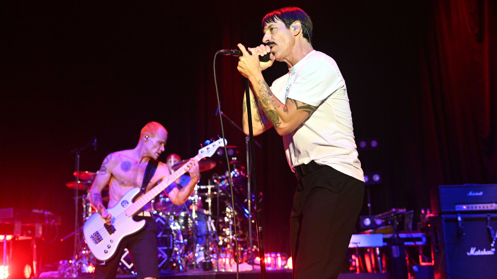 Red Hot Chili Peppers anuncia show nas pirâmides do Egito