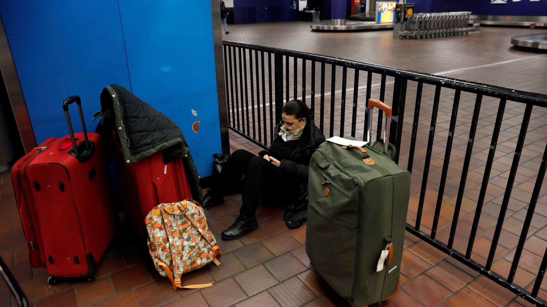EUA: aeroportos têm atrasos e desvios de voos por falta de servidores