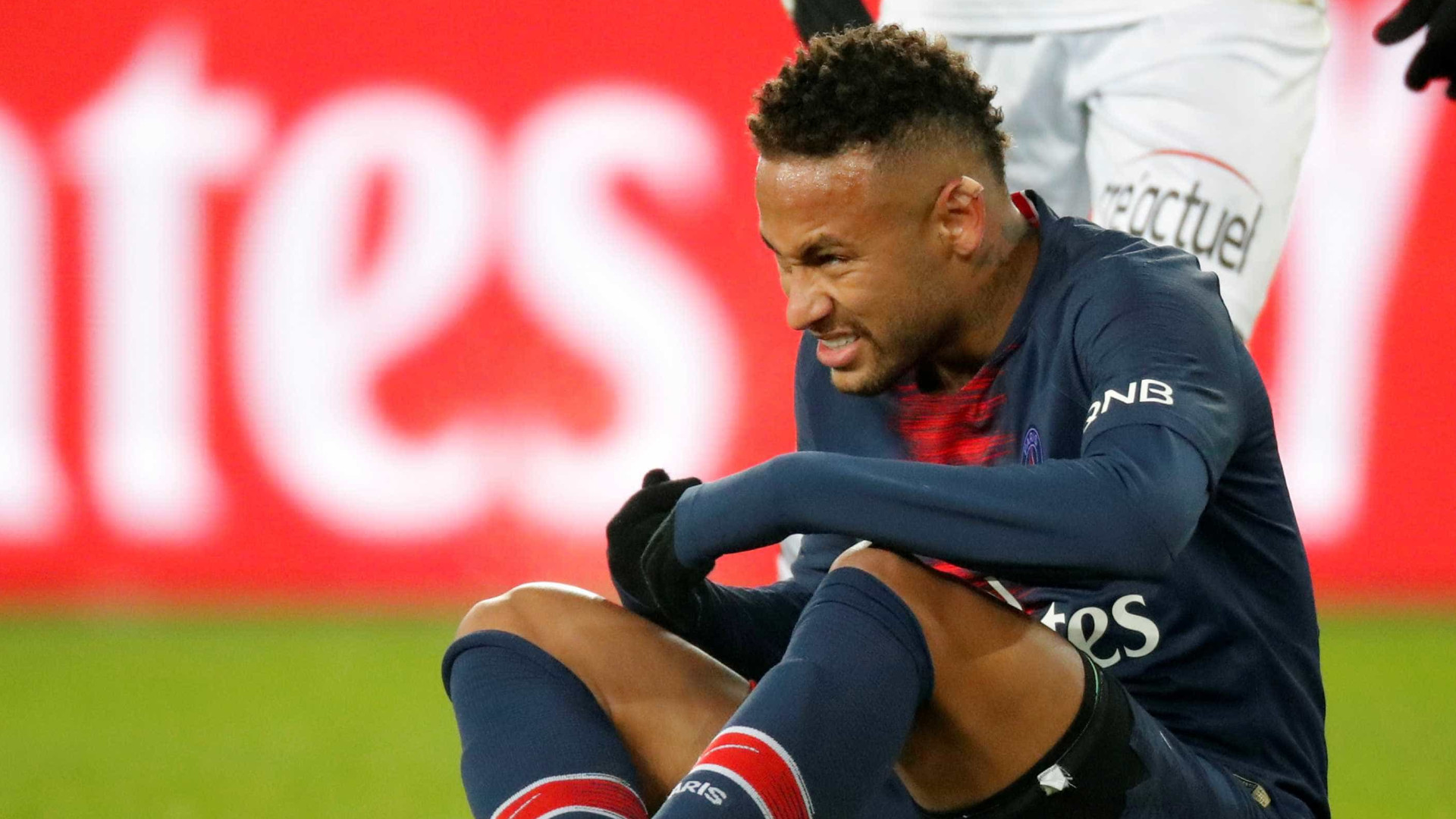 Dores ainda assustam PSG, e Neymar tenta evitar cirurgia por Champions